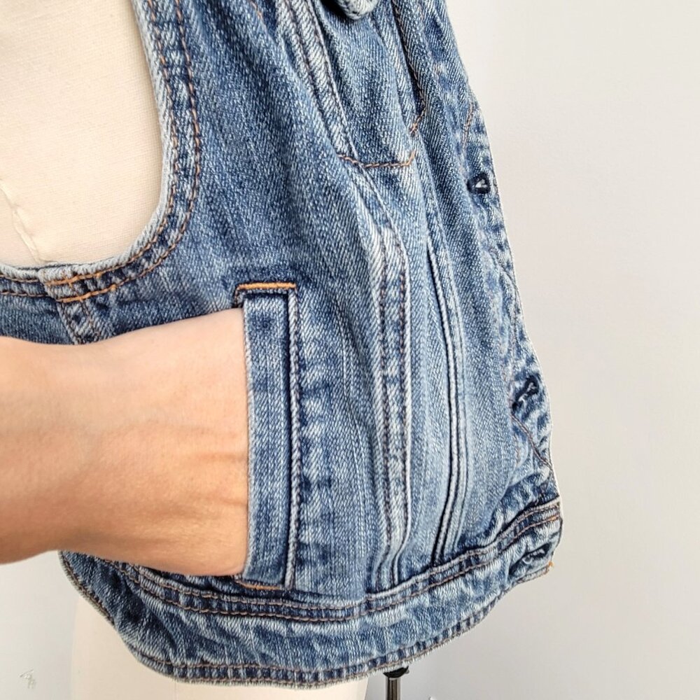 2010s American Eagle Outfitters Cropped Denim Vest Medium Wash - Picture 6 of 10